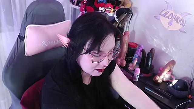 Snapshot of LiloMoon69 chatting on September 30, 1:16 pm LiloMoon69 online show from September 30, 1:16 pm
