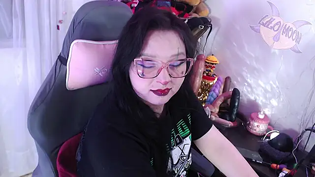Snapshot of LiloMoon69 chatting on October 2, 1:51 pm LiloMoon69 online show from October 2, 1:51 pm