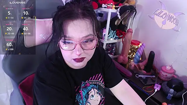 Snapshot of LiloMoon69 chatting on October 4, 1:09 pm LiloMoon69 online show from October 4, 1:09 pm