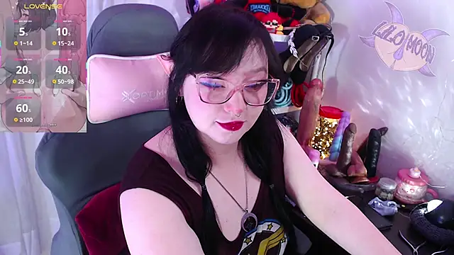 Snapshot of LiloMoon69 chatting on October 9, 12:36 pm LiloMoon69 online show from October 9, 12:36 pm