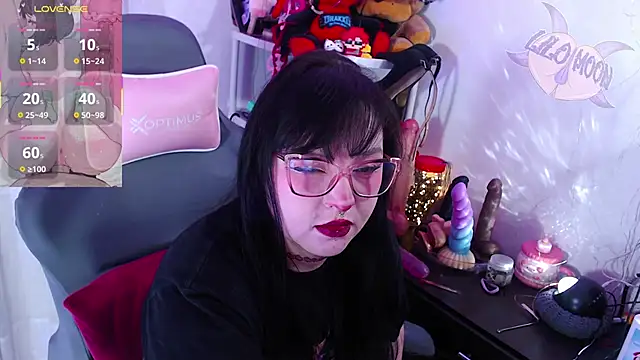 Snapshot of LiloMoon69 chatting on October 14, 2:29 pm LiloMoon69 online show from October 14, 2:29 pm