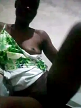 Snapshot of sexyblackya chatting on December 3, 4:20 am sexyblackya online show from December 3, 4:20 am