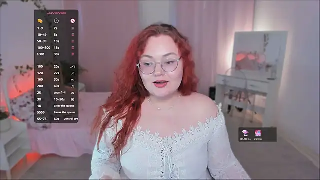 Snapshot of Lana_Bananass chatting on June 12, 4:17 pm Lana Bananass online show from June 12, 4:17 pm