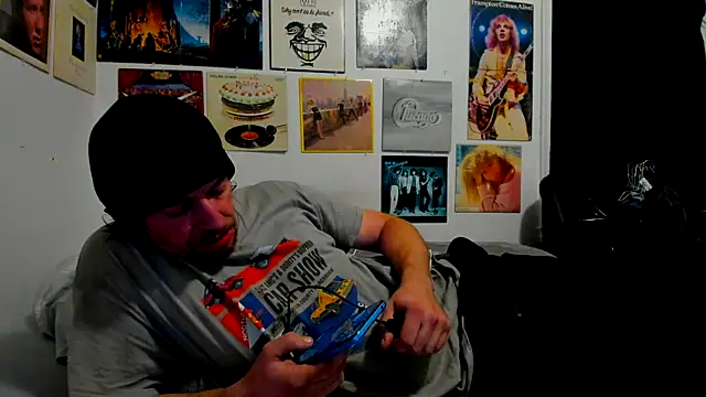 Snapshot of cloudyystar666 chatting on December 2, 7:57 am cloudyystar666 online show from December 2, 7:57 am