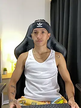  CamiloBass online show from March 22, 7:39 pm