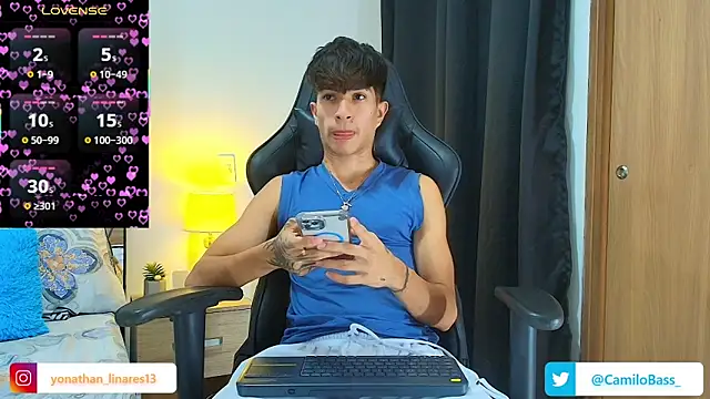  CamiloBass online show from April 2, 10:29 pm