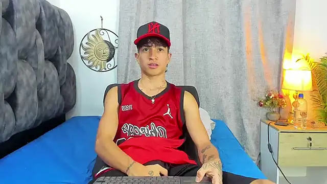  CamiloBass online show from April 7, 2:01 am