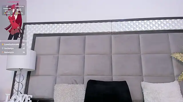 Snapshot of OliviaBurning chatting on September 12, 11:04 pm OliviaBurning online show from September 12, 11:04 pm