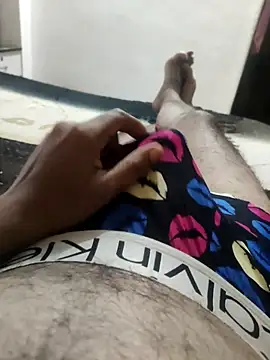 Snapshot of HandsomeHunky1 chatting on November 23, 10:04 am HandsomeHunky1 online show from November 23, 10:04 am
