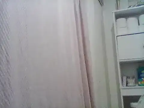 Snapshot of burrkitty chatting on December 13, 7:21 pm burrkitty online show from December 13, 7:21 pm