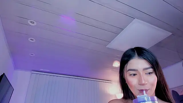 Snapshot of amelie_jhons chatting on January 16, 1:58 am amelie jhons online show from January 16, 1:58 am