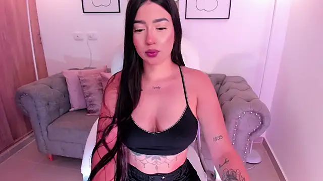 amelie jhons online show from March 13, 1:12 am