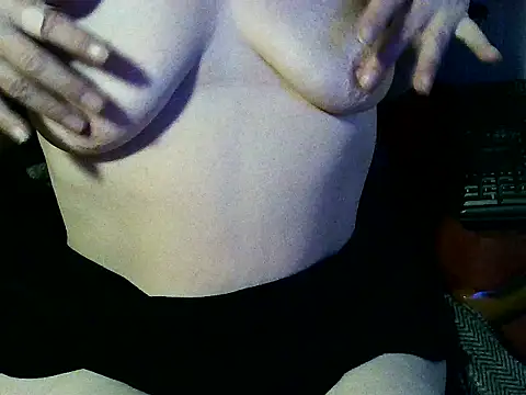 Snapshot of cplf2024 chatting on March 3, 12:59 am cplf2024 online show from March 3, 12:59 am