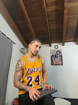 Valentino Xander online show from November 7, 11:27 pm