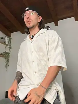 Valentino Xander online show from March 12, 4:51 am