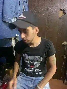 YouBad boy31 online show from December 20, 6:13 pm