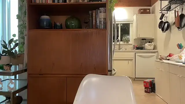 costanza7070 online show from March 26, 5:35 am