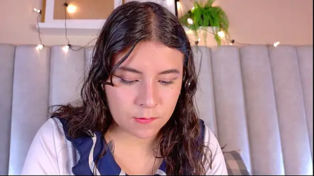 Snapshot of EngelStone chatting on September 18, 7:38 pm EngelStone online show from September 18, 7:38 pm