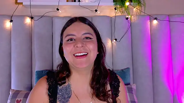 Snapshot of EngelStone chatting on October 4, 7:34 pm EngelStone online show from October 4, 7:34 pm