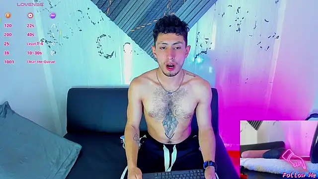 Snapshot of Piggy_Eddy chatting on November 23, 12:21 am Piggy Eddy online show from November 23, 12:21 am