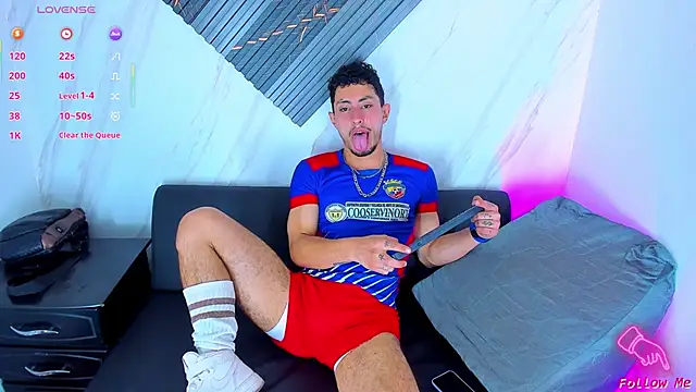 Snapshot of Piggy_Eddy chatting on December 4, 8:28 pm Piggy Eddy online show from December 4, 8:28 pm