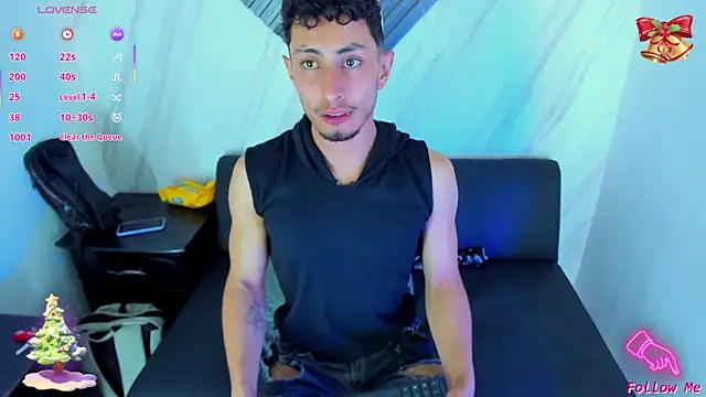 Snapshot of Piggy_Eddy chatting on December 14, 1:22 am Piggy Eddy online show from December 14, 1:22 am