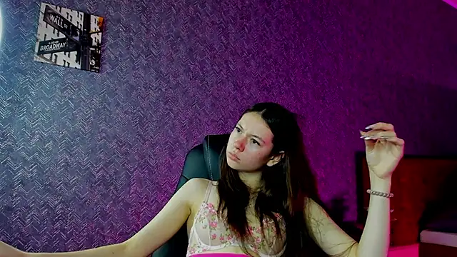 Nicole Charm online show from December 7, 11:51 am