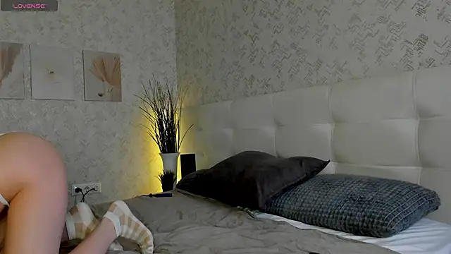 Nicole Charm online show from September 15, 8:53 pm