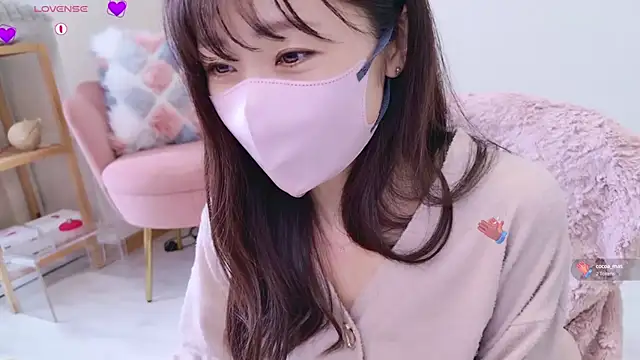 Snapshot of meg_0901 chatting on March 15, 12:04 am meg 0901 online show from March 15, 12:04 am