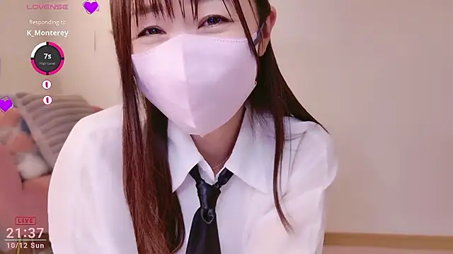 Snapshot of meg_0901 chatting on October 12, 12:37 pm meg 0901 online show from October 12, 12:37 pm