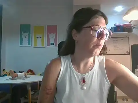 Snapshot of Calentandote chatting on October 8, 8:34 am Calentandote online show from October 8, 8:34 am