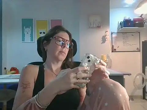 Snapshot of Calentandote chatting on October 12, 9:41 am Calentandote online show from October 12, 9:41 am
