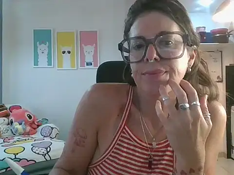 Snapshot of Calentandote chatting on November 18, 9:47 am Calentandote online show from November 18, 9:47 am
