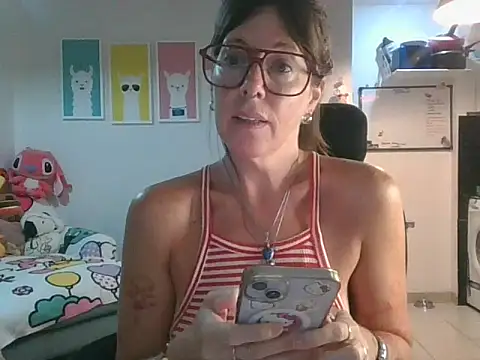 Snapshot of Calentandote chatting on February 2, 8:57 am Calentandote online show from February 2, 8:57 am