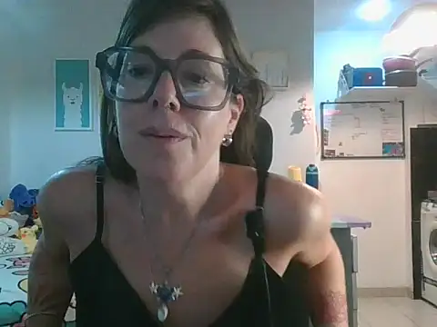 Snapshot of Calentandote chatting on April 2, 9:18 am Calentandote online show from April 2, 9:18 am