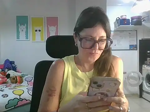 Snapshot of Calentandote chatting on April 24, 10:39 am Calentandote online show from April 24, 10:39 am