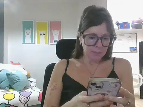 Snapshot of Calentandote chatting on May 5, 8:44 am Calentandote online show from May 5, 8:44 am