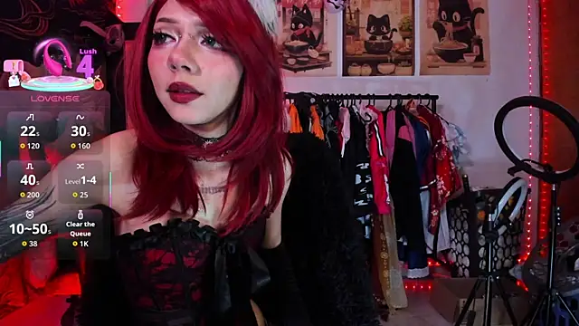 Snapshot of Alicedangerrr chatting on July 4, 3:24 am Alicedangerrr online show from July 4, 3:24 am