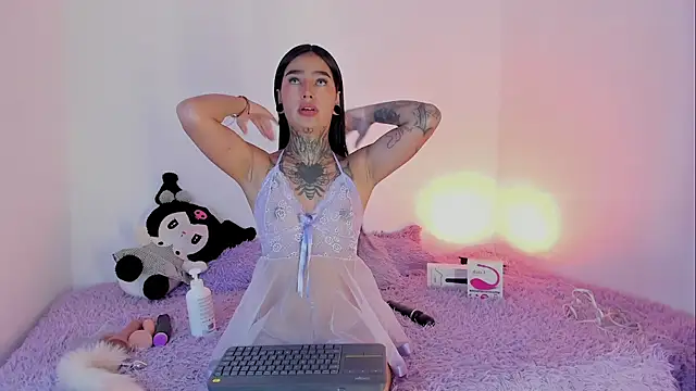 Snapshot of shadowcatt_ chatting on December 20, 7:17 pm shadowcatt  online show from December 20, 7:17 pm