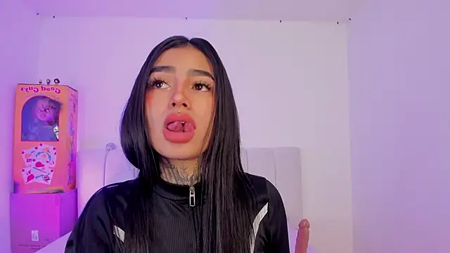 Snapshot of shadowcatt_ chatting on September 18, 12:07 pm shadowcatt  online show from September 18, 12:07 pm