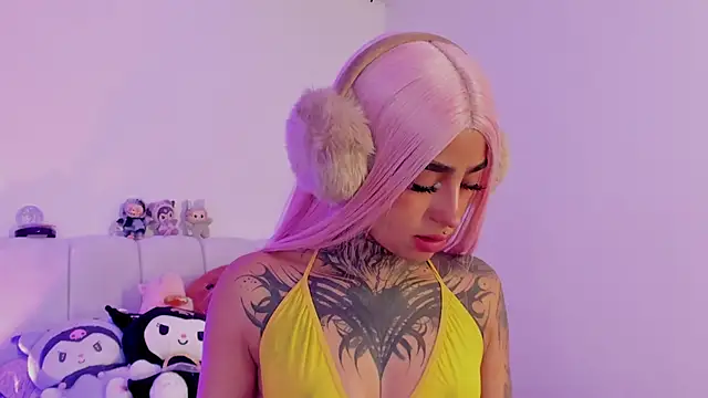 Snapshot of shadowcatt_ chatting on September 25, 7:06 pm shadowcatt  online show from September 25, 7:06 pm