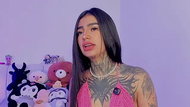 Snapshot of shadowcatt_ chatting on October 3, 4:48 pm shadowcatt  online show from October 3, 4:48 pm