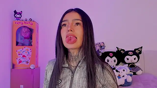 Snapshot of shadowcatt_ chatting on October 24, 11:12 pm shadowcatt  online show from October 24, 11:12 pm