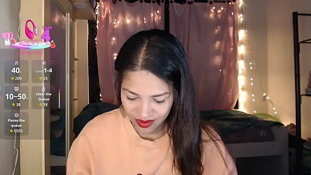 Snapshot of makennaa_ chatting on October 9, 10:24 am makennaa online show from October 9, 10:24 am