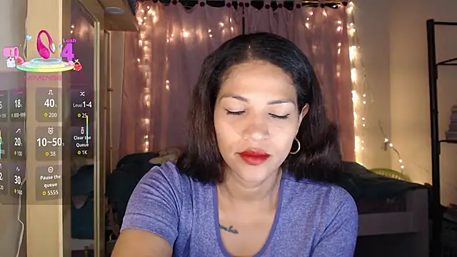 Snapshot of makennaa_ chatting on October 10, 9:52 am makennaa online show from October 10, 9:52 am