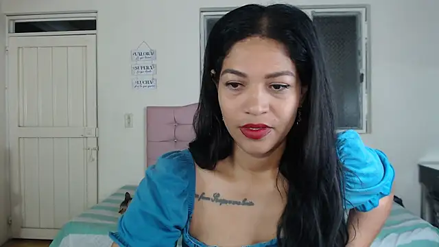 makennaa  online show from April 21, 10:21 am