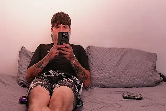 Nicky and Blake online show from March 3, 9:48 pm