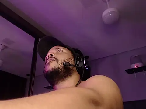 Ale Mineiro online show from March 12, 7:36 am