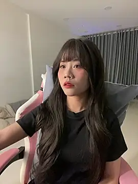 -rosiie- online show from February 13, 2:20 pm