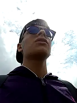 Snapshot of Cuervo_maniaco chatting on December 10, 5:00 pm Cuervo maniaco online show from December 10, 5:00 pm